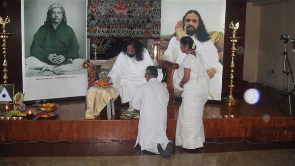 18  Guru Letcimadas and Ma Sundraamal  Blessed By Guru Mahan