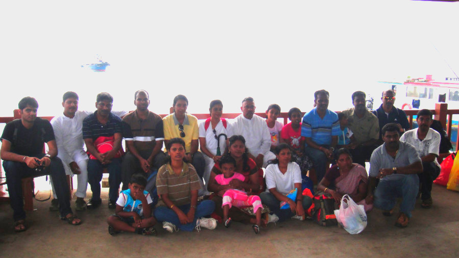1 Group Photo at Pulau Ubin Jetty